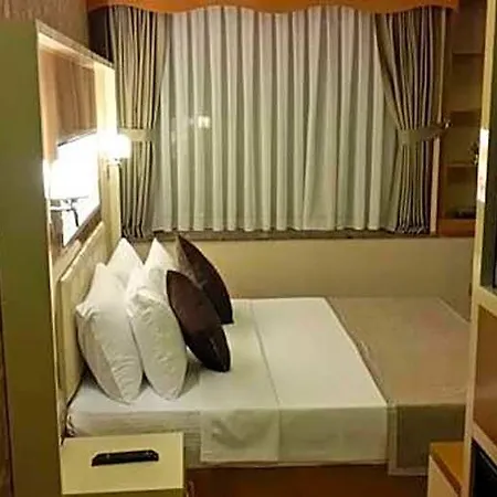 Mars Hotel 3*